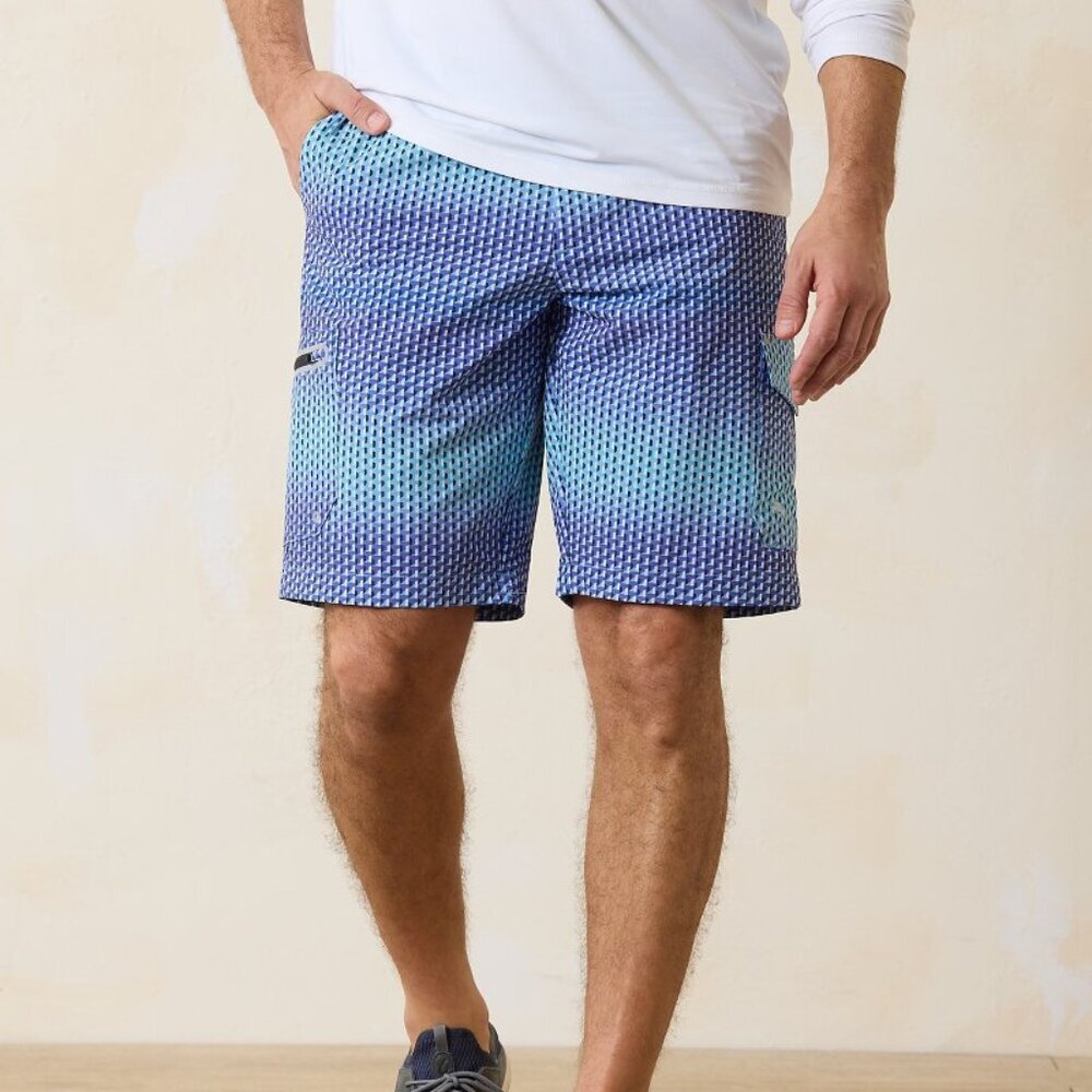 NWT Tommy Bahama Cayman Isles Ombre Adventure 10"Inseam Hybrid Short